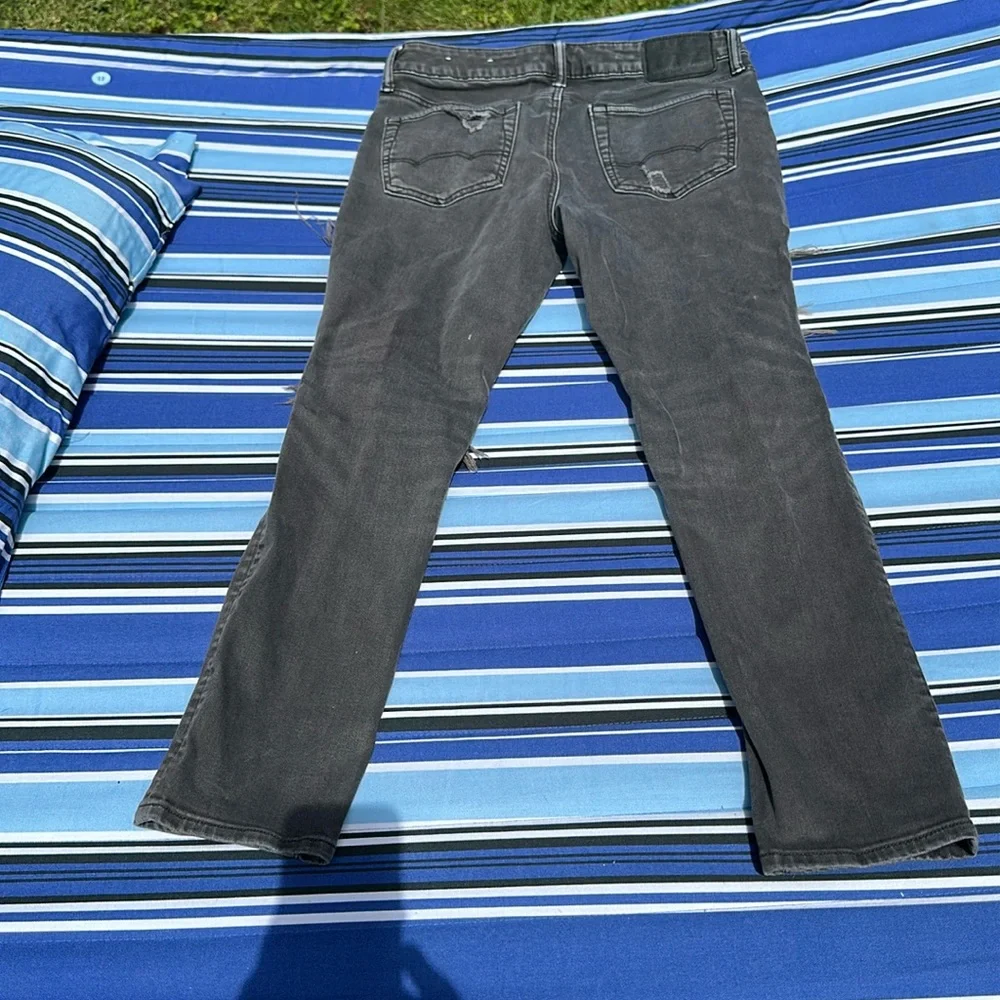 American Eagle black Skinny Jeans Distressed 32/30